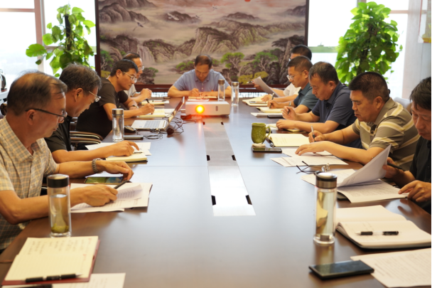 市產(chǎn)業(yè)集團(tuán)直屬單位黨委召開(kāi)黨支部書(shū)記會(huì)議371.png